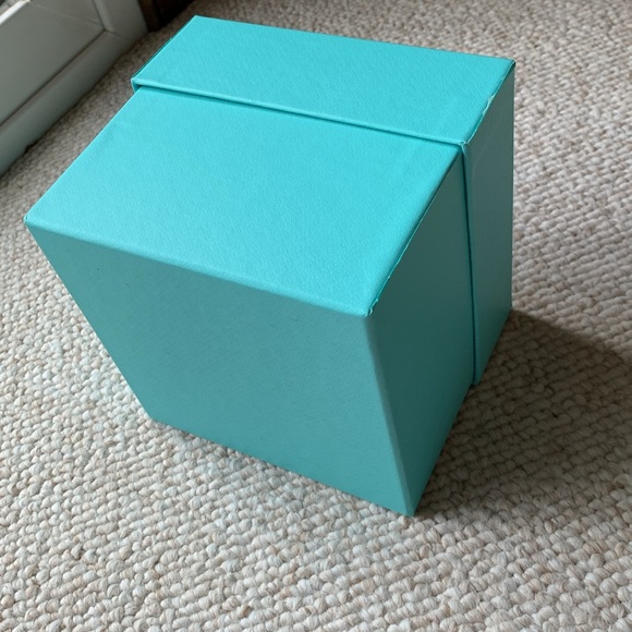 Tiffany & Co. Mug with Tiffany’s Blue Box - Picture 11 of 12